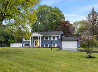 2 Buchanan Rd, Pittsford, NY 14534