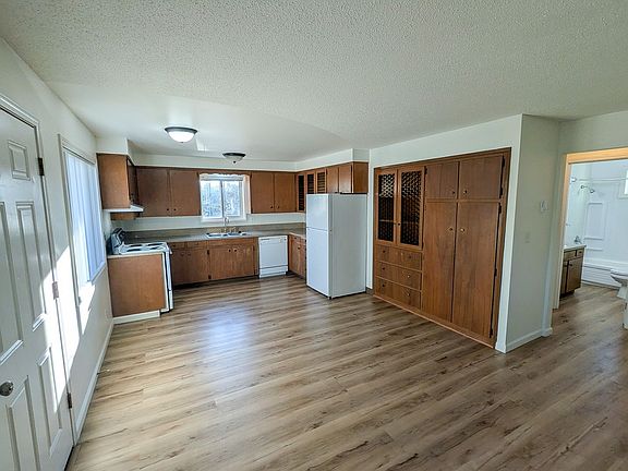 5th image of 1604-1640 Chemeketa St NE #1628