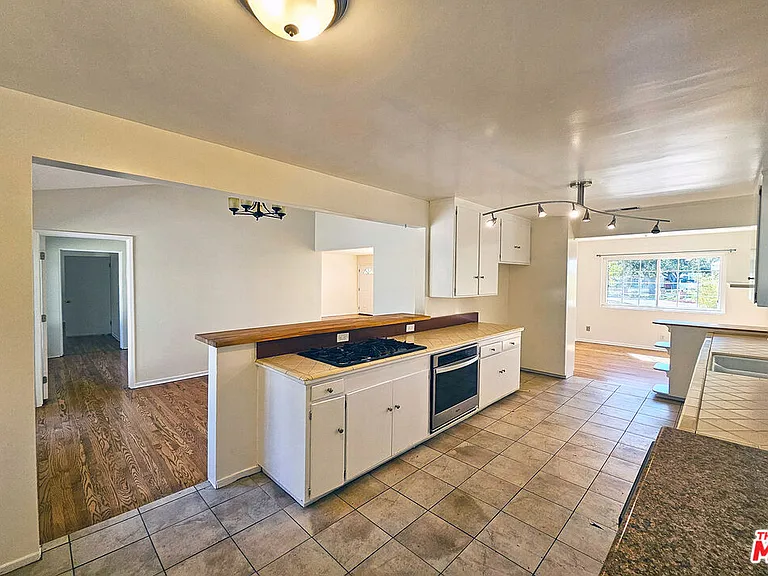 3700 Glenwood Ave — Photo 10