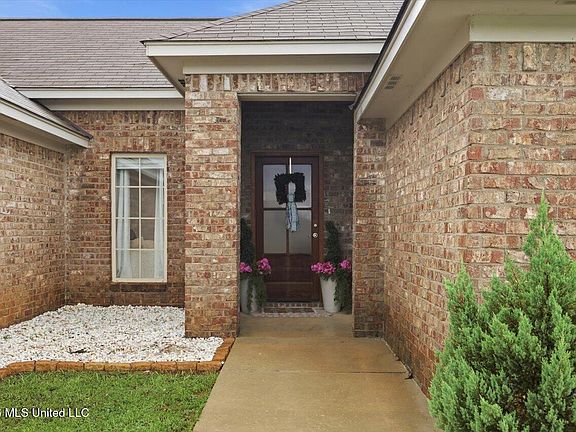 4th image of 903 Filmore Dr