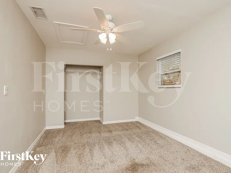 1327 Valencia St SE — Photo 12