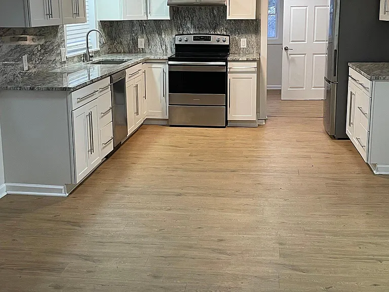 119 E Wilson St — Photo 31