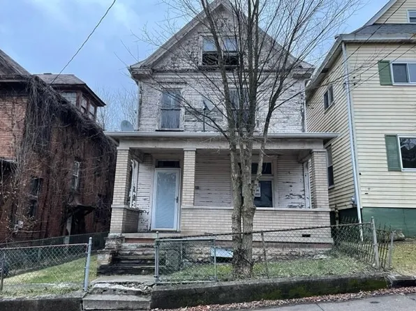 526 9th St, Monessen, PA 15062