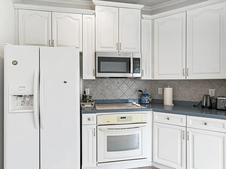 901 Renaissance Ct — Photo 8