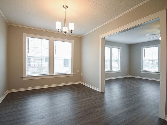 4th image of 1805 Woodlawn St