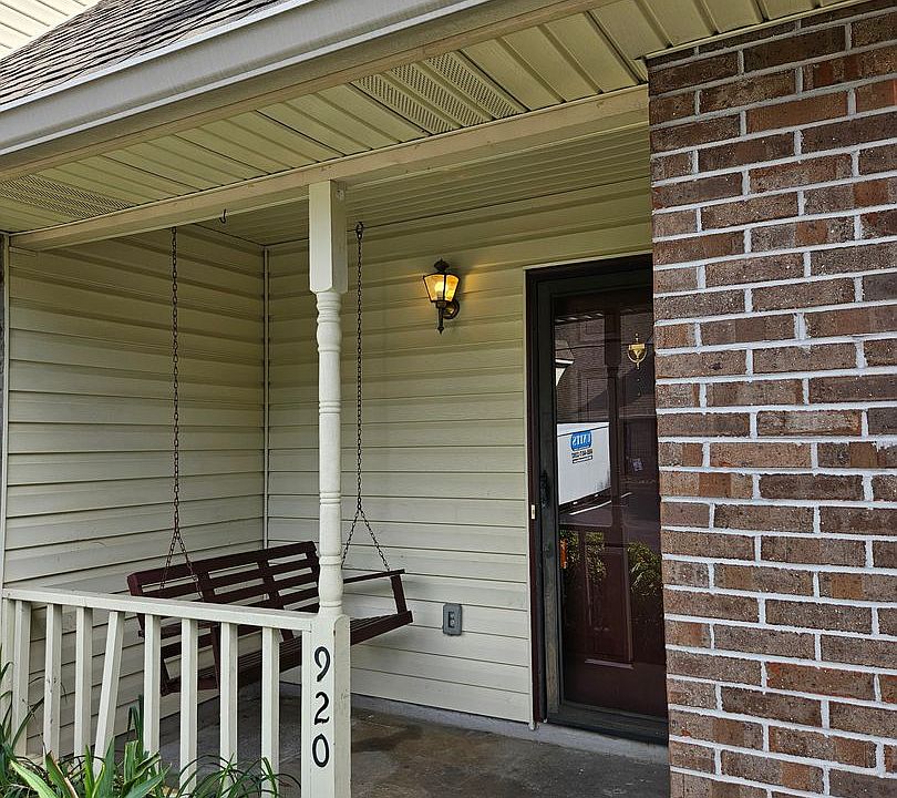 1st image of 920 Bradley Bell Dr