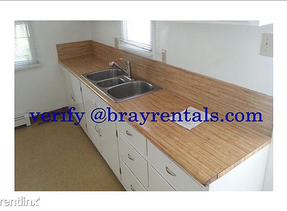 830 Hall Ave-kitchen-wm