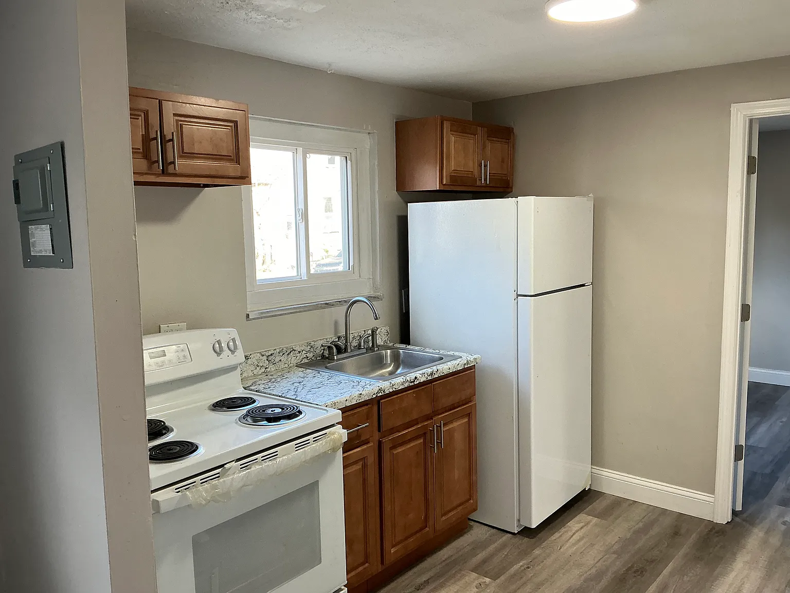 1 bed, 570 sqft, $950 — Photo 2