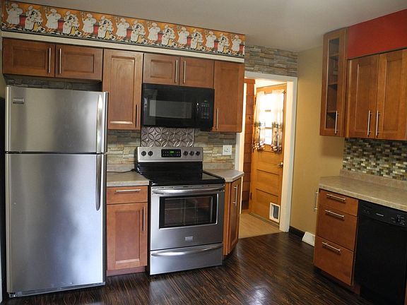 5th image of 2001 Sundstrom St