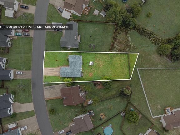 3rd image of 3870 Mackenzie Dr