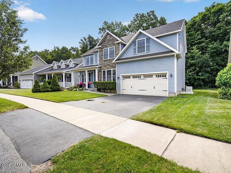 3rd image of 17 Forestbrook Drive