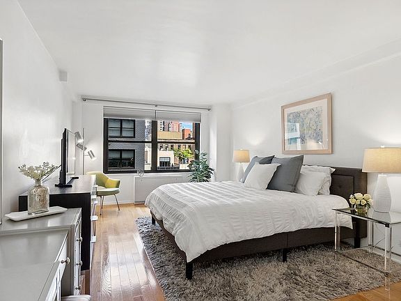 2nd image of 225 E 57th St APT 9C