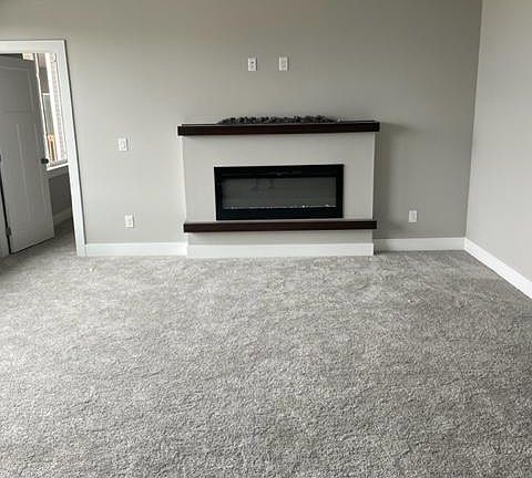5th image of 2400 Paine St NE