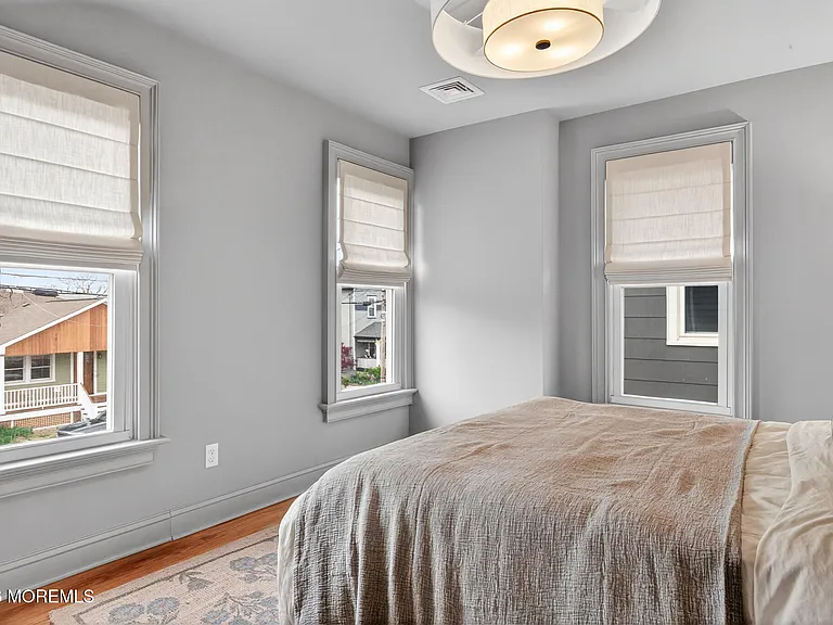 142 Heck Ave — Photo 23