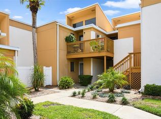 1051 S Highland St APT 1B, Mount Dora, FL 32757