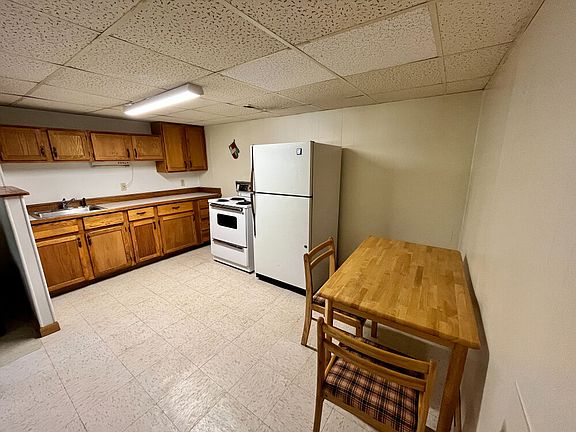 4th image of 119 N Lewis St #2