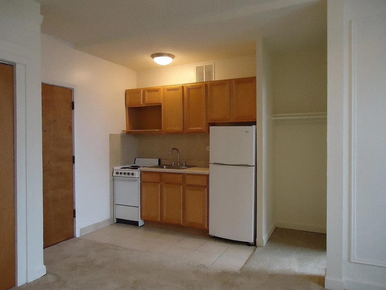 Lakeside 6241 — Photo 3