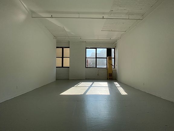 2nd image of 1085 Willoughby Ave #106
