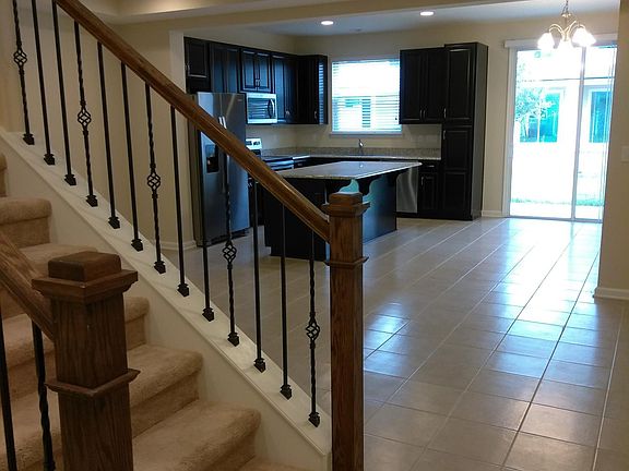 3rd image of 376 Richmond Dr