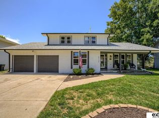 5724 S 107th St, Omaha, NE 68127