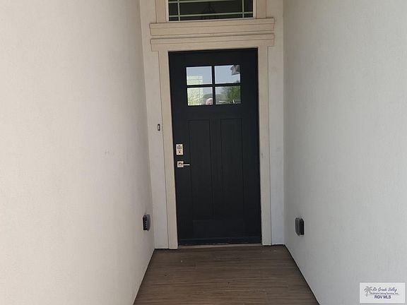 2nd image of 536 San Patricio St