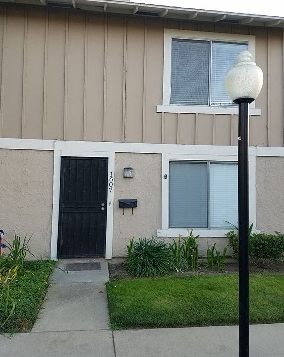 2nd image of 1607 Grant Pl