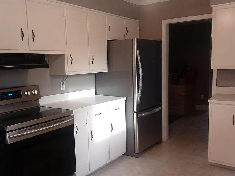 203 Walnut Dr — Photo 3