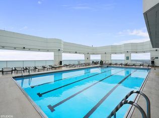 195 N Harbor Dr APT 202, Chicago, IL 60601