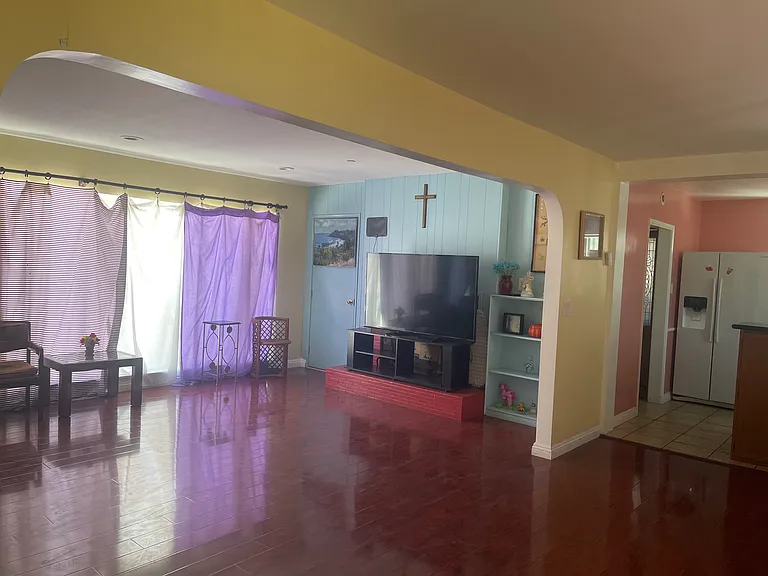 2548 Mayflower Ave #B — Photo 17