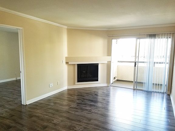 3rd image of 5545 Canoga Ave APT 113