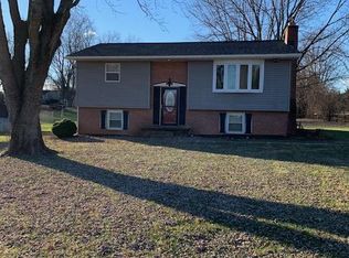 32 Marie Dr, Charles Town, WV 25414