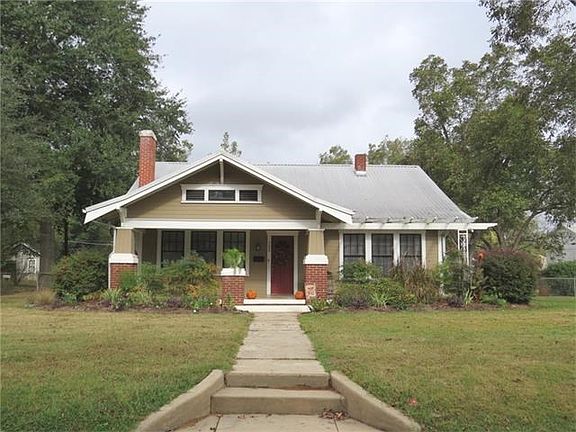 2nd image of 722 Cedar Ave