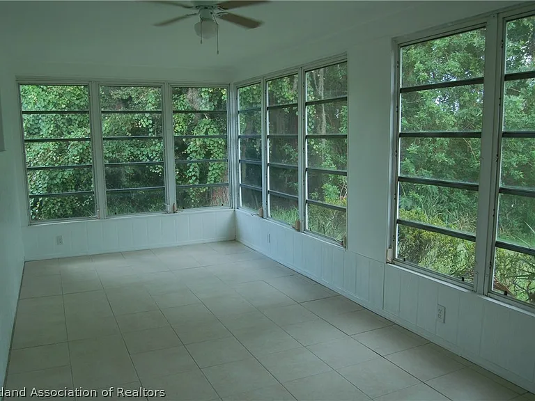 107 Lavender Ave — Photo 12