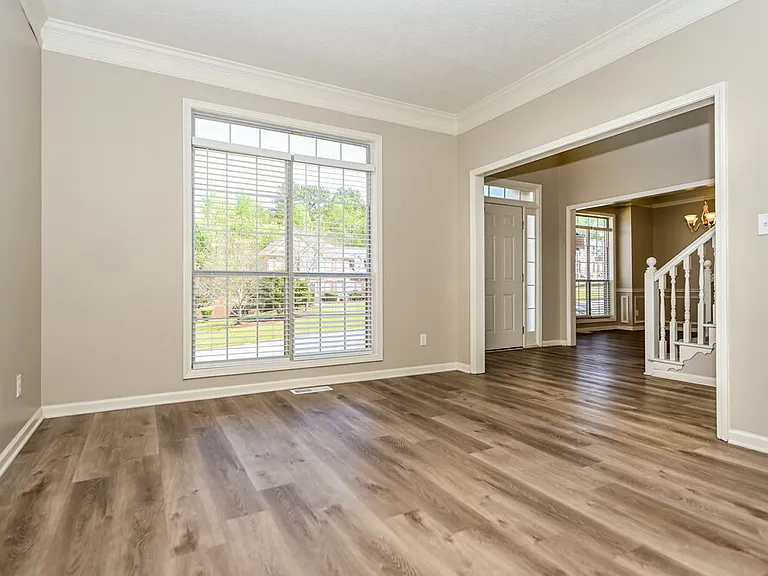 135 Stratmore Pl — Photo 11