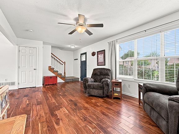 5th image of 4111 SW Goodwin St
