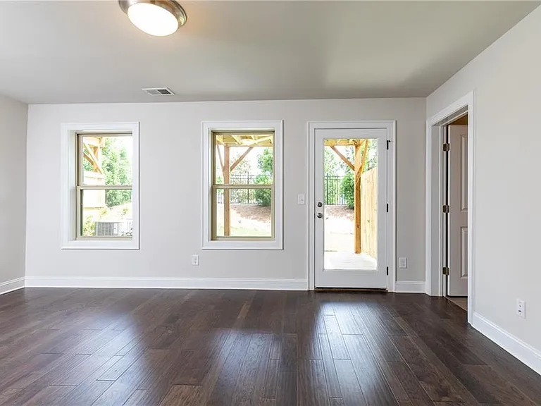 7826 Laurel Crest Dr — Photo 14
