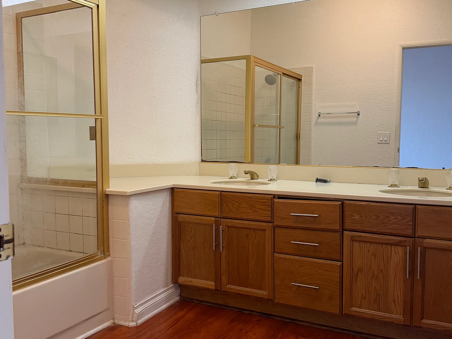 2 bed, 1292 sqft, $4,200 — Photo 1