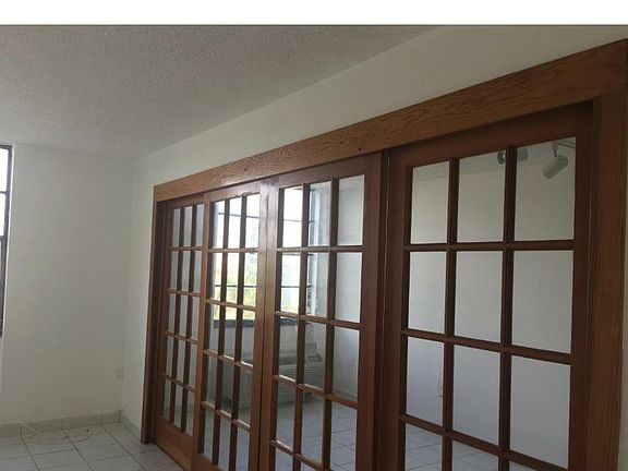 3rd image of 710 Washington Ave APT 517