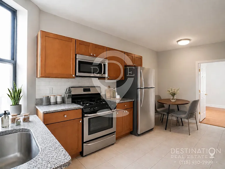 207 Eldert St #3R — Photo 3