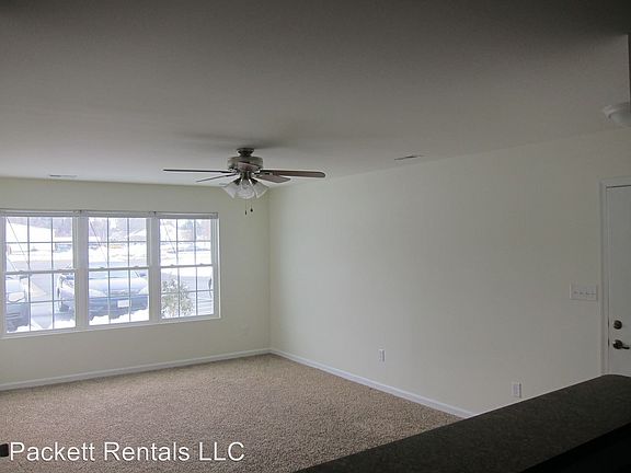 3rd image of 37 Town Center Way APT 6