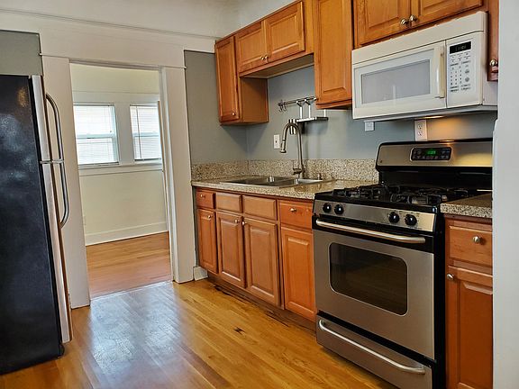 3rd image of 2683 E St