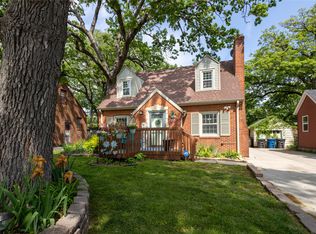 2911 35th St, Des Moines, IA 50310