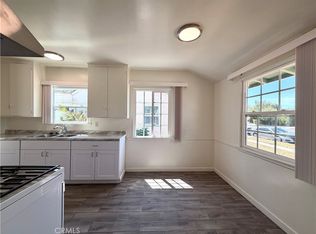 7536 White Oak Ave, Van Nuys, CA 91406