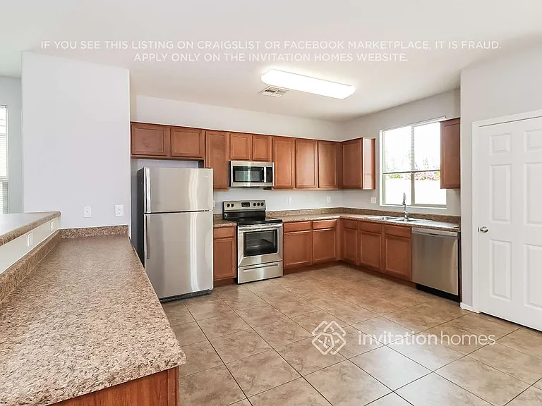 6778 W Wethersfield Rd — Photo 7