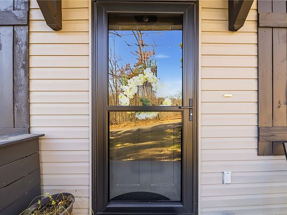 4th image of 14 Winsford Ln