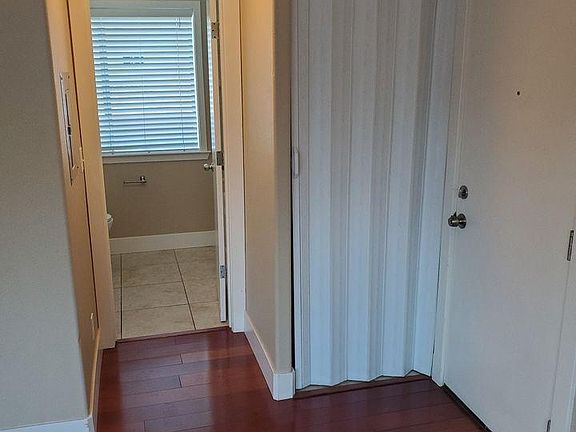 5th image of 230 Orchard Ave