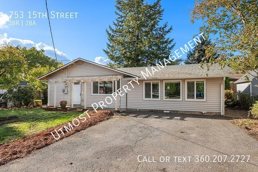 753 15th St photo 1