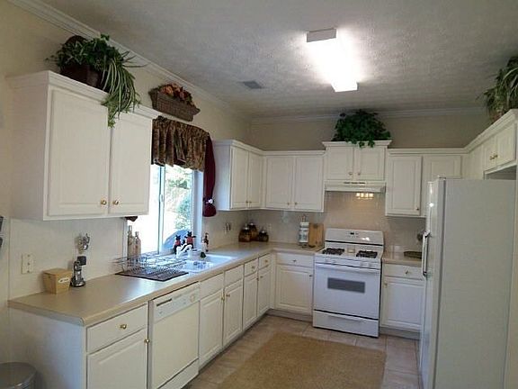 5th image of 2850 Georgian Manor Dr