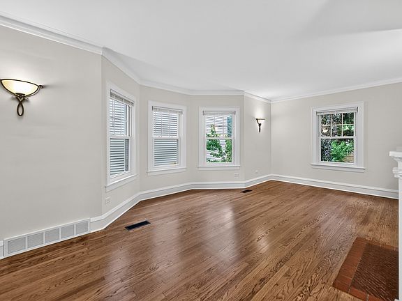 4th image of 358 N Main St