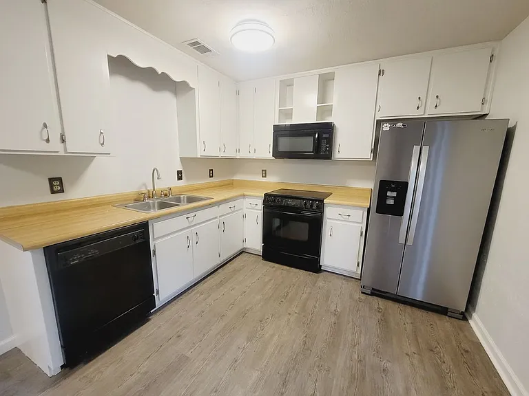 2136 Little River Ln — Photo 10